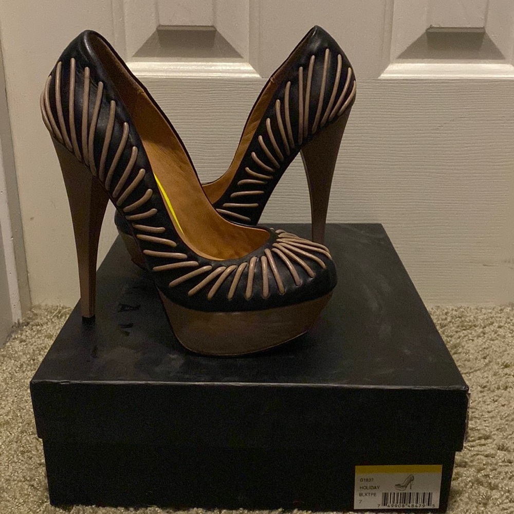L.A.M.B Holiday Black. & Tan Platform Leather Pump